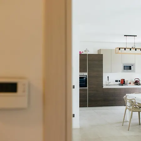 Brezza Di Bari, Terrace & Free Parking, Family And Group By Leviora Collection